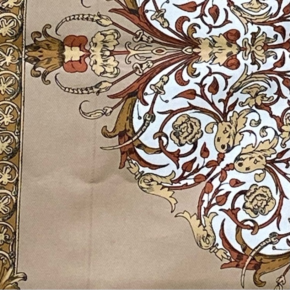 The Rack women square beige floral vintage head scarf. Used condition. - Picture 6 of 12